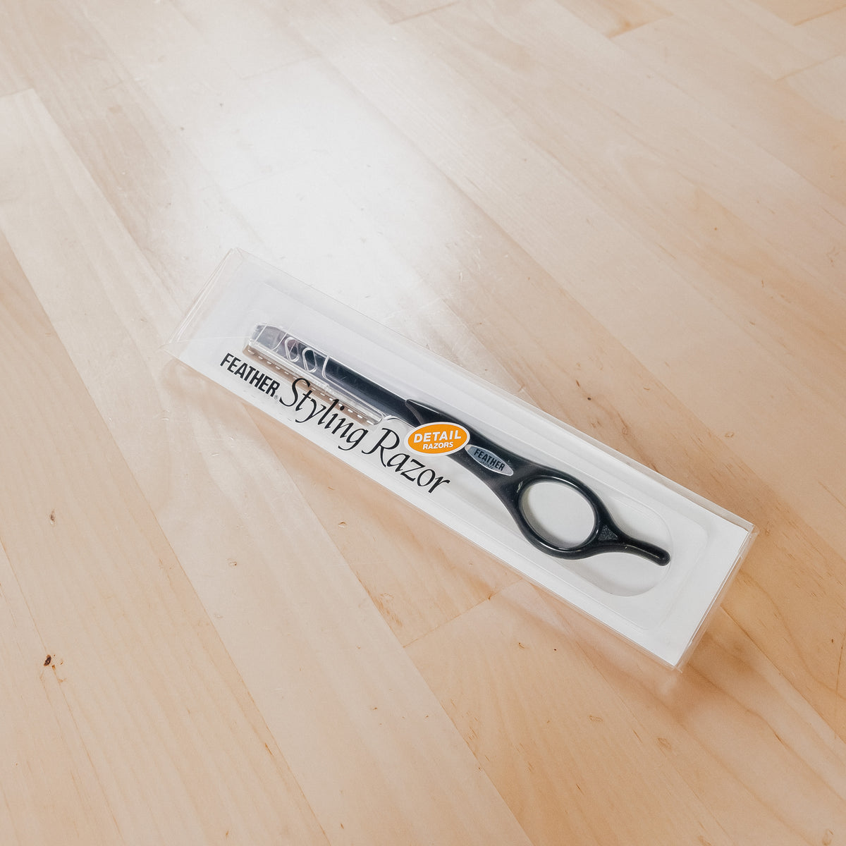 Jatai Feather Detail Styling Razor, Black,