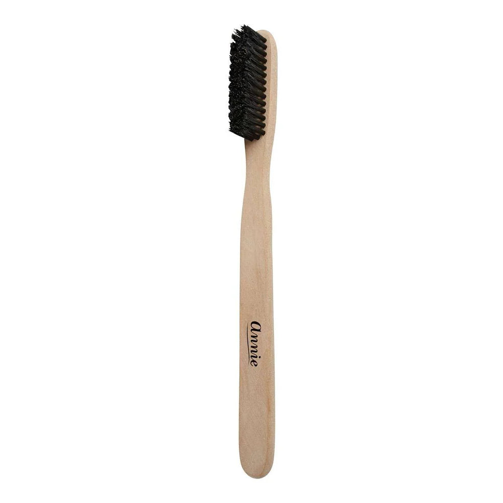 Annie Brush Tool Cleaning 1